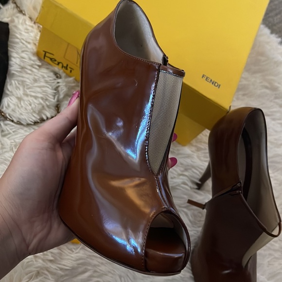 Fendi - Picture 4 of 7